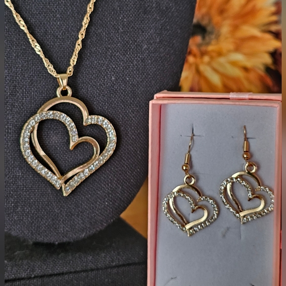 Gold and rhinestones matching Double heart necklace and earrings set. - Picture 5 of 7